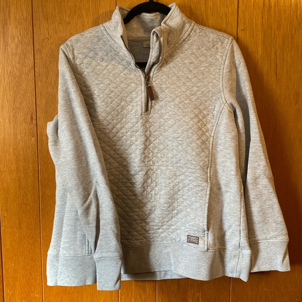 Women’s LL Bean quilted quarter zip in Grey